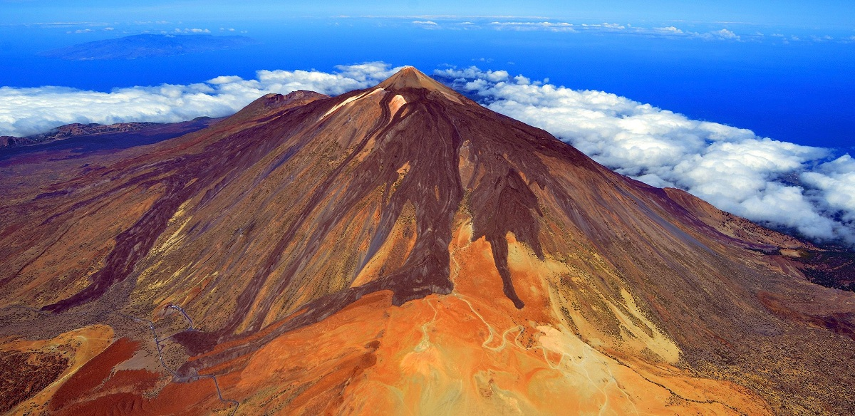 Paisaje dramatico del Teide en Tenerife